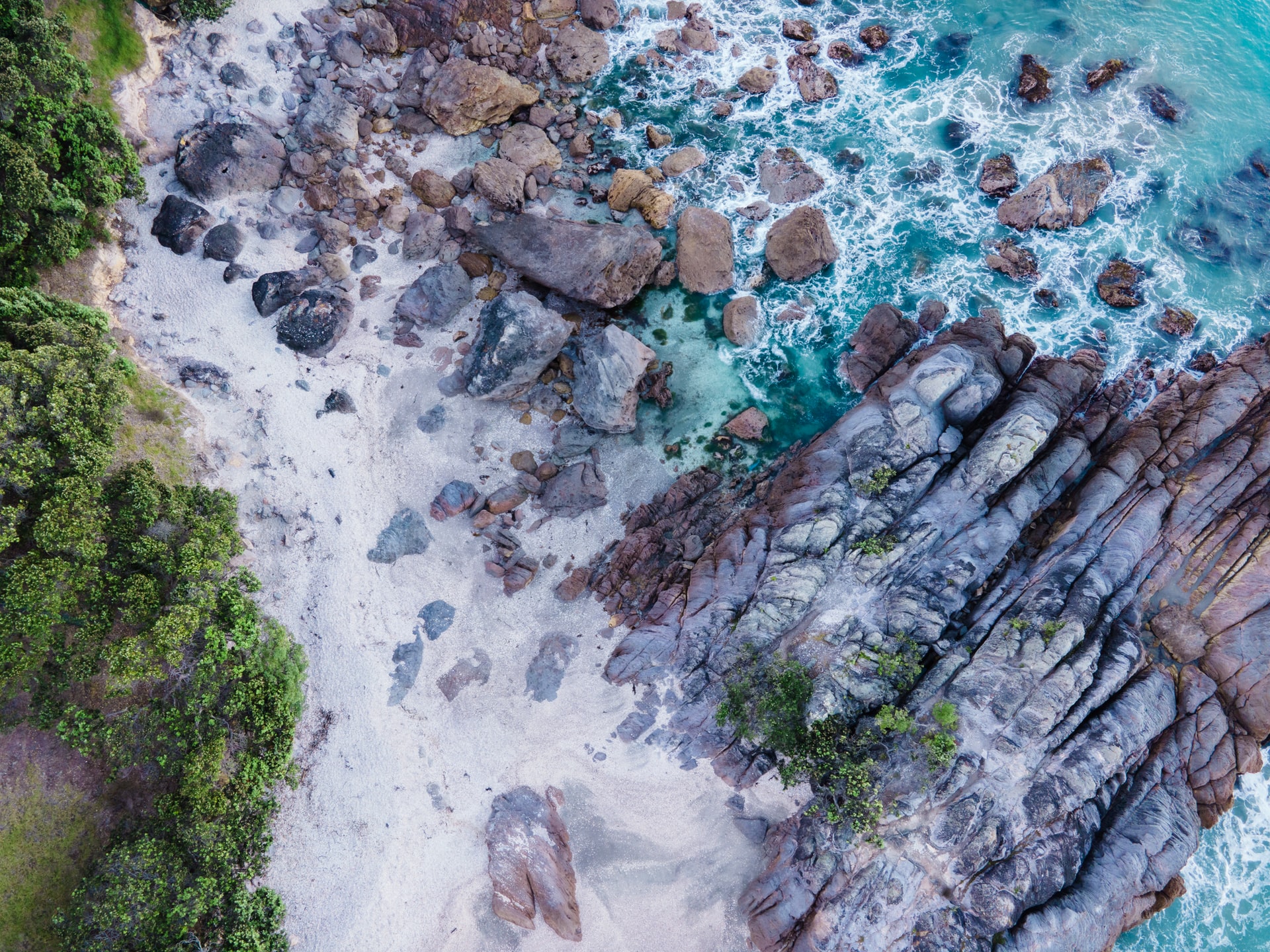 look-up-look-down-photography-rmMT8xJK7UY-unsplash